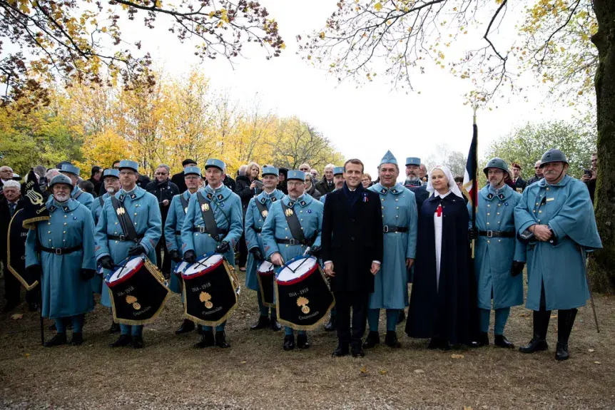 Reconstitution historique de poilus et d'une infirmière en présence du Président de la République, M. Emmanuel MACRON